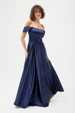 Women'S Stone Hanger Clash Cut Long Evening Dress