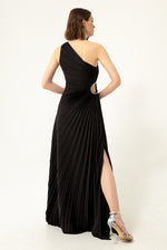 Woman One Shoulder Long Evening Dress With Décolleté