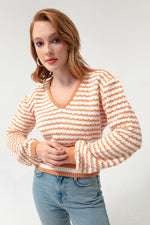 Woman V -Neck Executive Pattern Knitwear Sweater