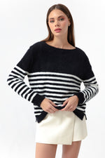 Female Bike Neckline Triko Sweater