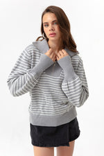 Female Zipper Detailed Striped Knitwear Sweater